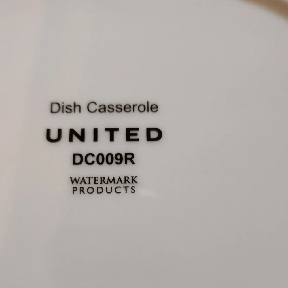 Set of 4 United Airlines First Class Casserole Dishes White Ceramic DC009R